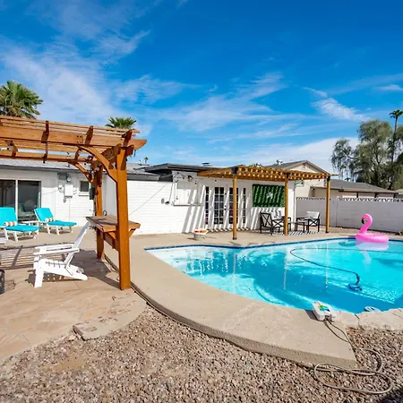 Desert Oasis In Tempe With Pool And Arcade